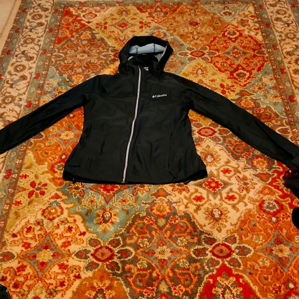 Colombia rain jacket Size S
